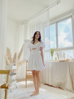 Đầm cut out cách điệu tay phồng