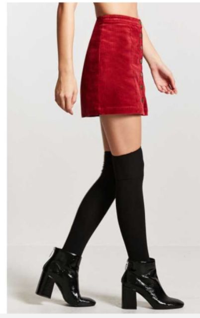 Chân váy nhung đỏ chất cực đẹp | BigBuy360 - bigbuy360.vn