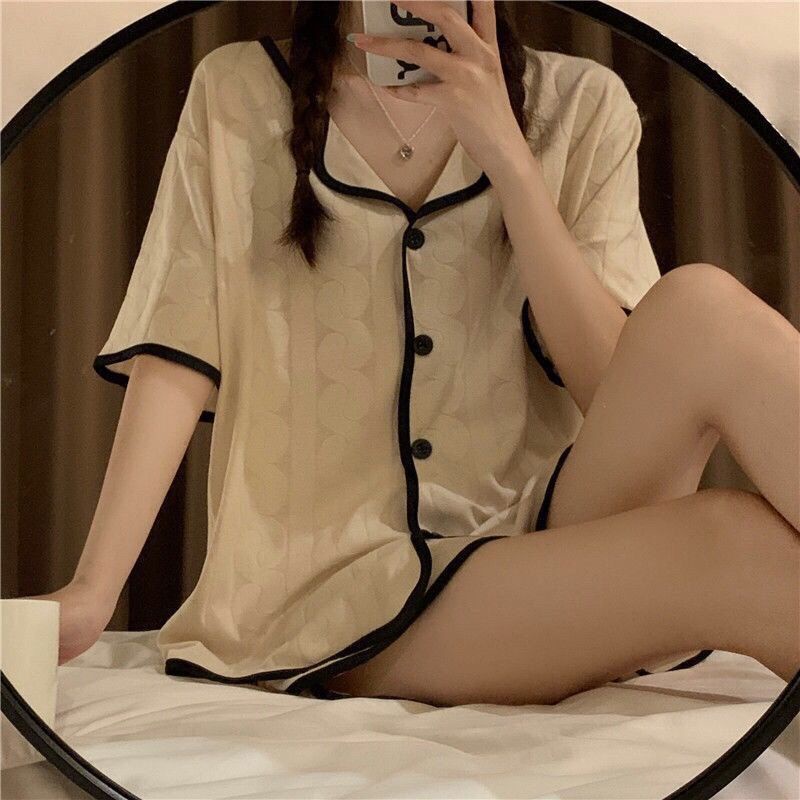 Bộ Đồ Ngủ Áo Tay Ngắn Cổ Bẻ Phối Quần Short Jacquard Viền Gợn Sóng Kiểu Nhật Bản Đơn Giản
