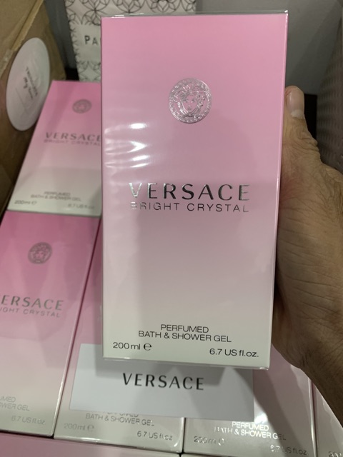 Sữa tắm Versace Bright Crystal Bath & Shower Gel 200ml full seal | BigBuy360 - bigbuy360.vn