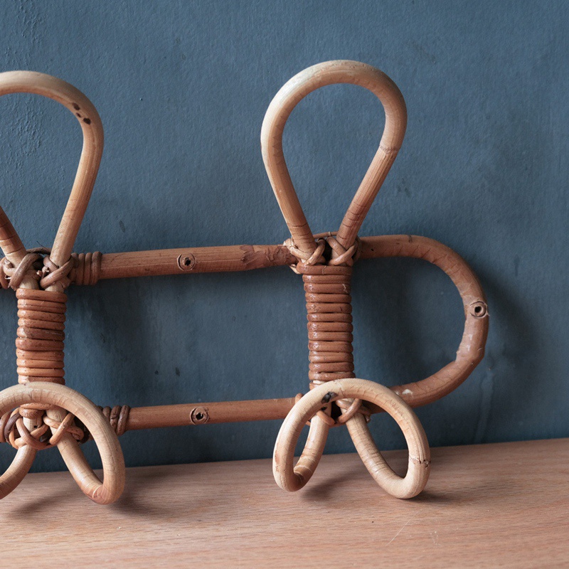 Móc treo quần áo gắn tường bằng mây kiểu vintage độc đáo