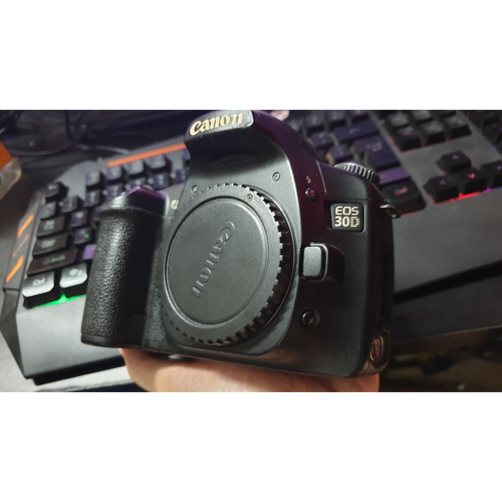 Máy ảnh Canon 30D - Hình thức 85%