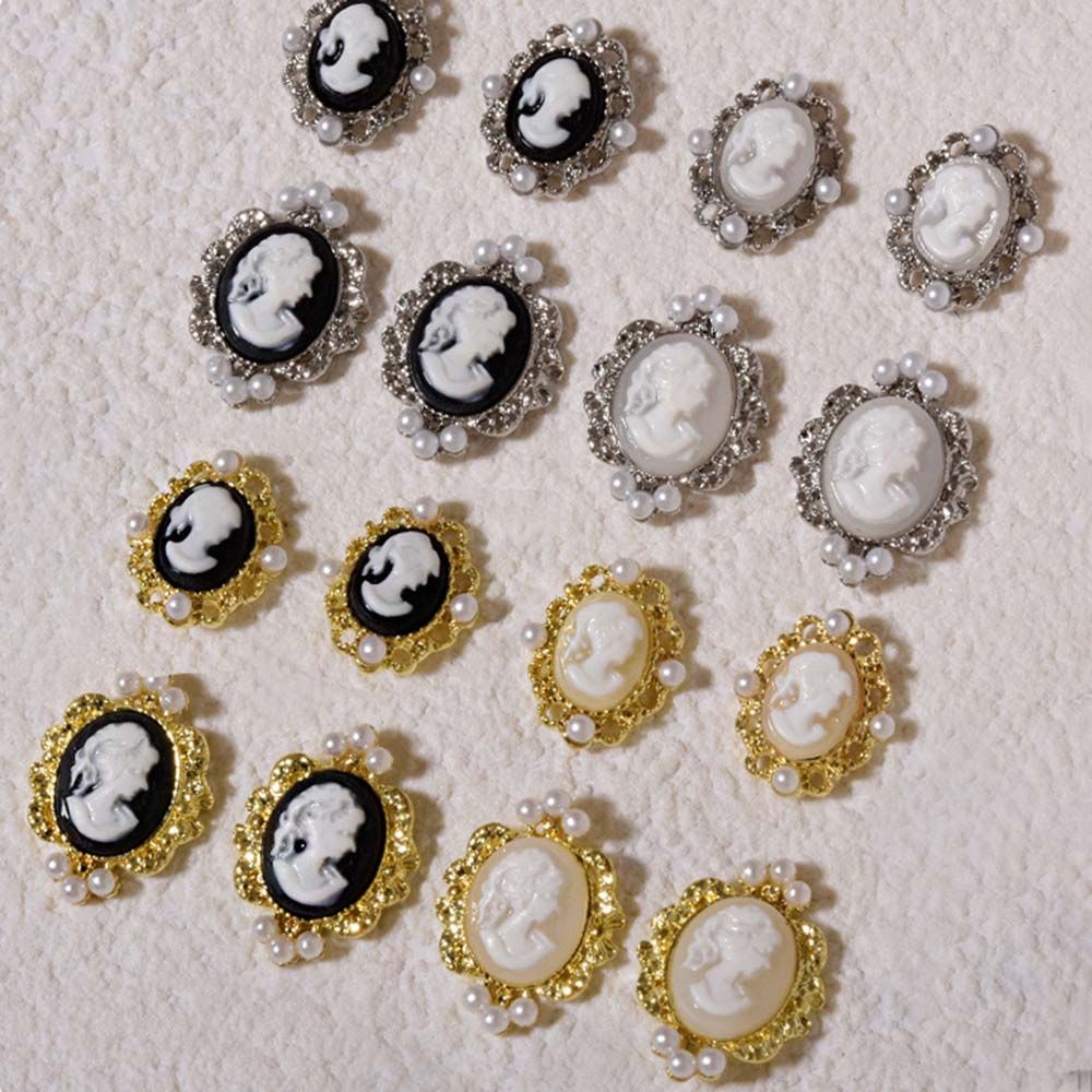 [Hàng mới về] Phụ kiện trang trí móng sang trọng độc đáo