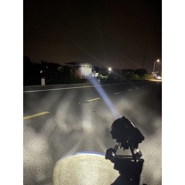 Bi cầu trợ sáng Laser phá sương 70W 12.000lumens chiếu xa ~500 mét. Lắp ô tô xe máy BH 12 tháng [ Giá 1 bi ]