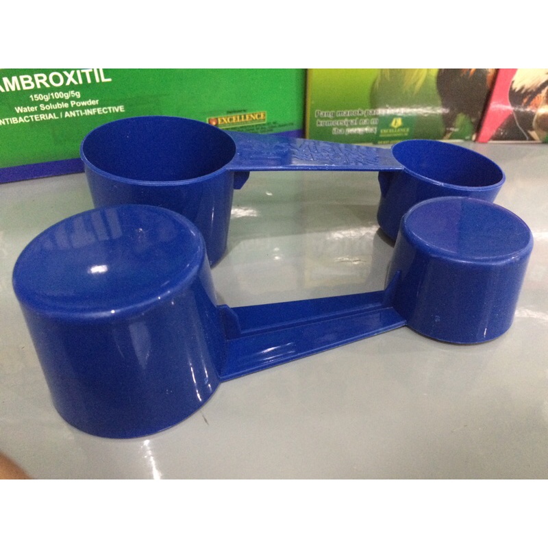 Muỗng ăn cho gà đá, thú cưng chó mèo..( 1 cái).