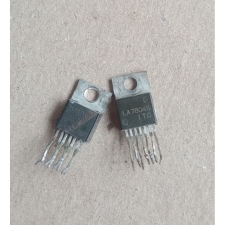 Con ic 7 chân la78045 lcd tivi crt cũ.