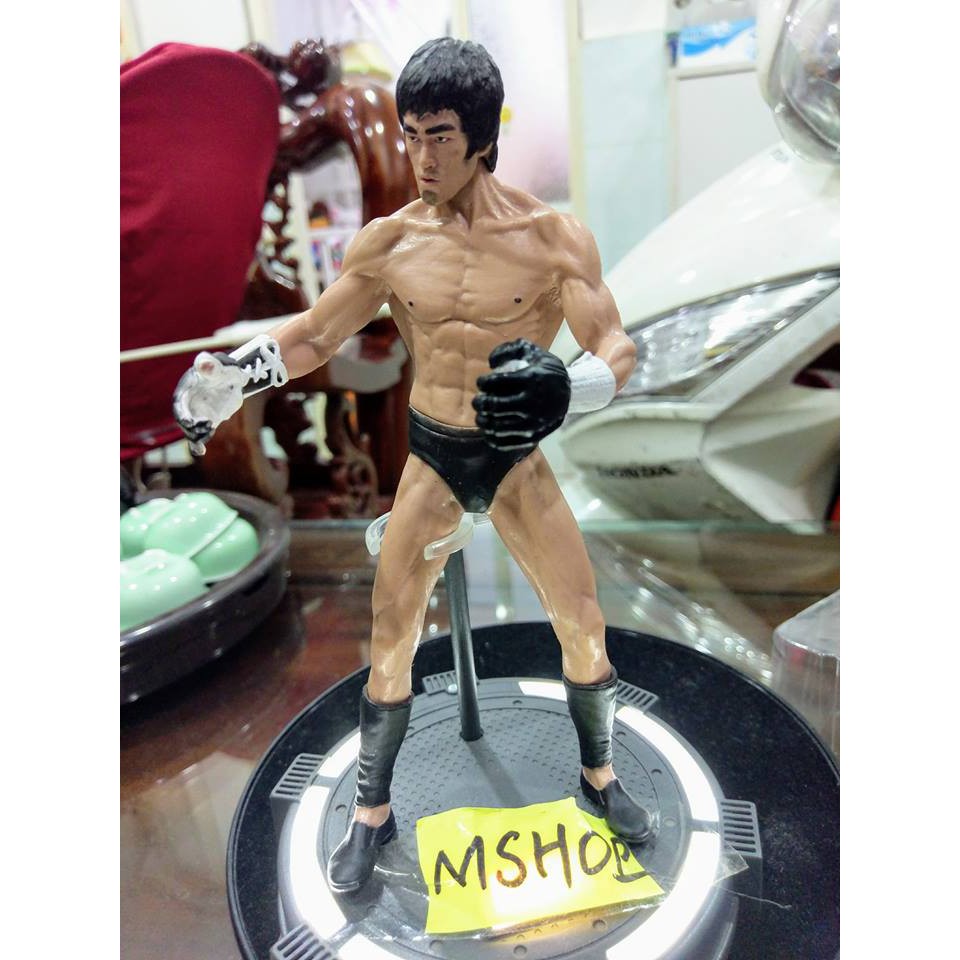 Mô hình tượng tĩnh Lý Tiểu Long Bruce Lee - 370k - cao khoang 16cm.