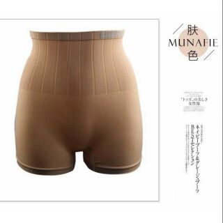 Quần mặc váy kết hợp gen bụng