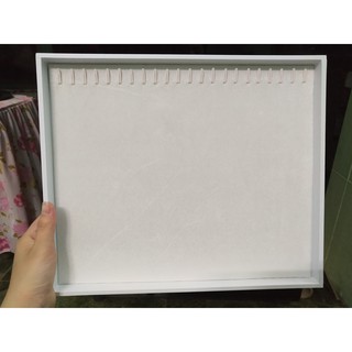 Khay trưng bày dây chuyền đỏ/đen/trắng