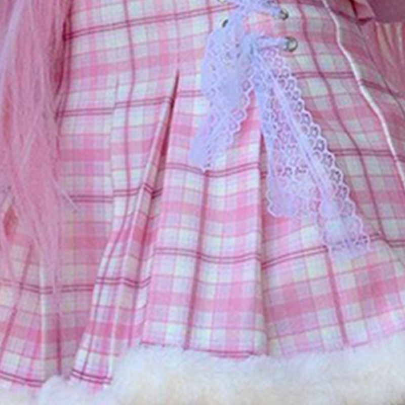Chân váy xếp li họa tiết caro phong cách Lolita