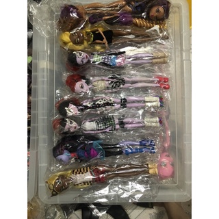 N2 - Búp bê monster high