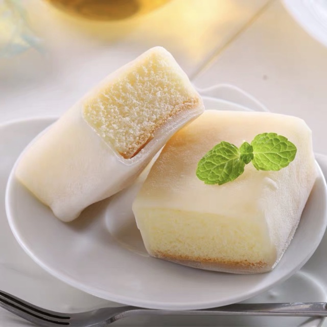 Bánh bông lan bọc mochi