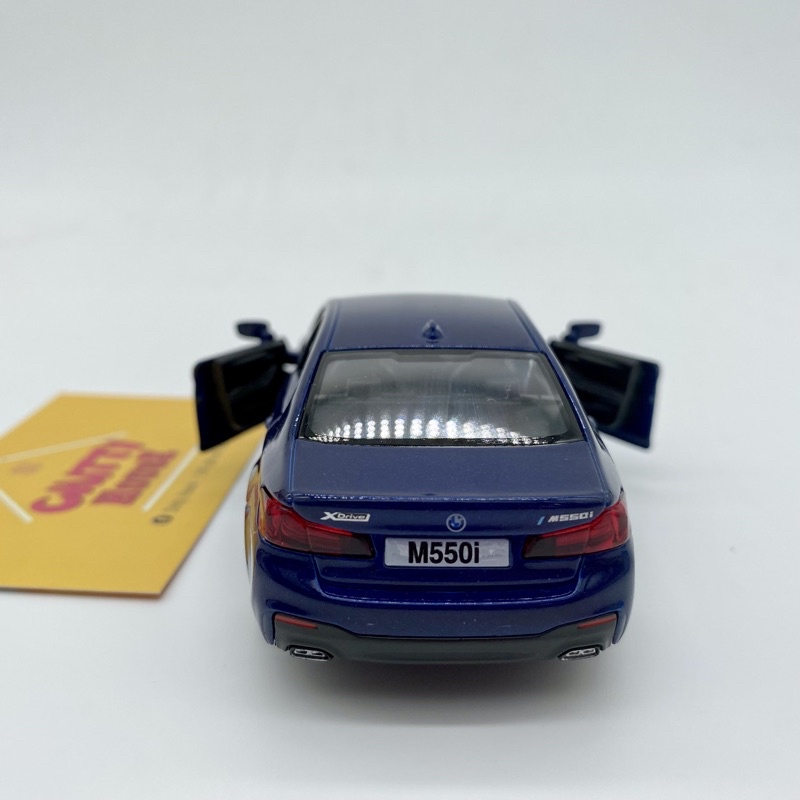 Mô hình xe ô tô kim loại BMW M550i tỷ lệ 1:36 trang trí, làm bộ sưu tập, đồ chơi cho bé