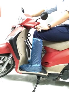 Ủng nilon đi mưa