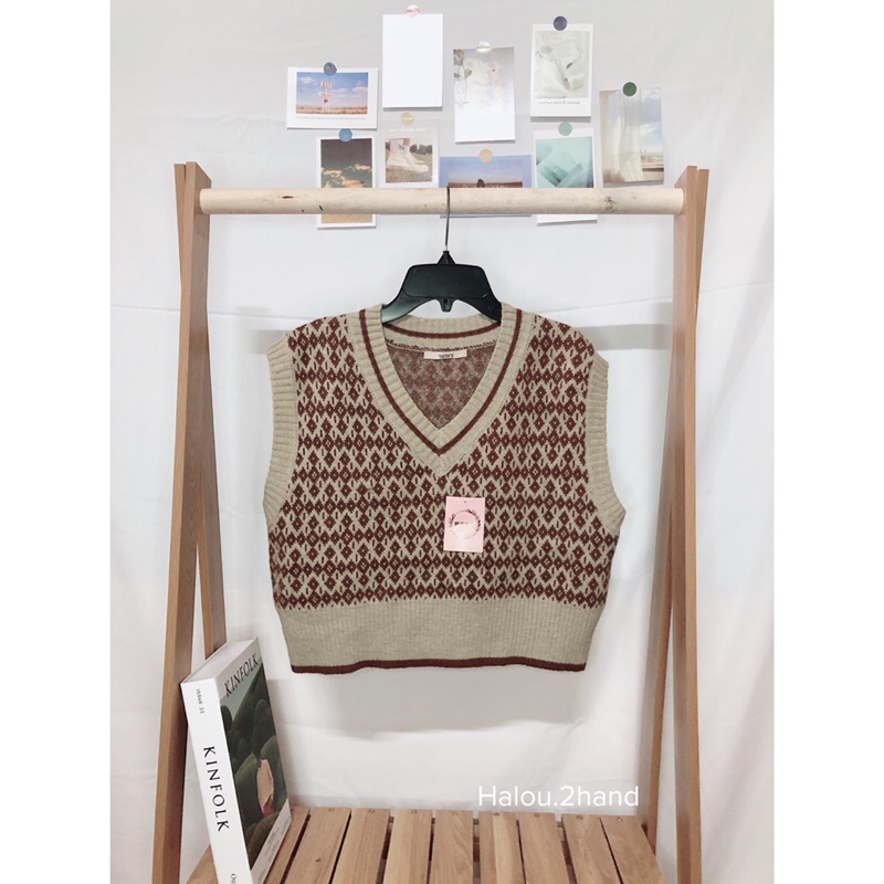 GILE len 2Hand cổ V shop tự chụp