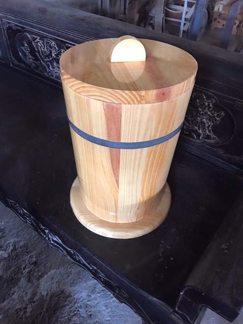 Chậu đựng gạo