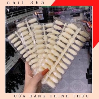 Móng bẻ thường