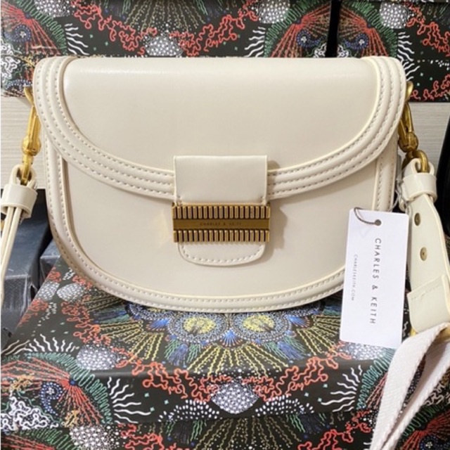 Túi đeo chéo C N K like.aut form bầu hàng có sẵn