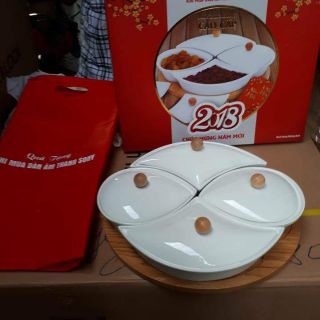 khay mứt cao cấp khay bằng gỗ, hộp mứt bằng sứ đẹp vô cùng; quà