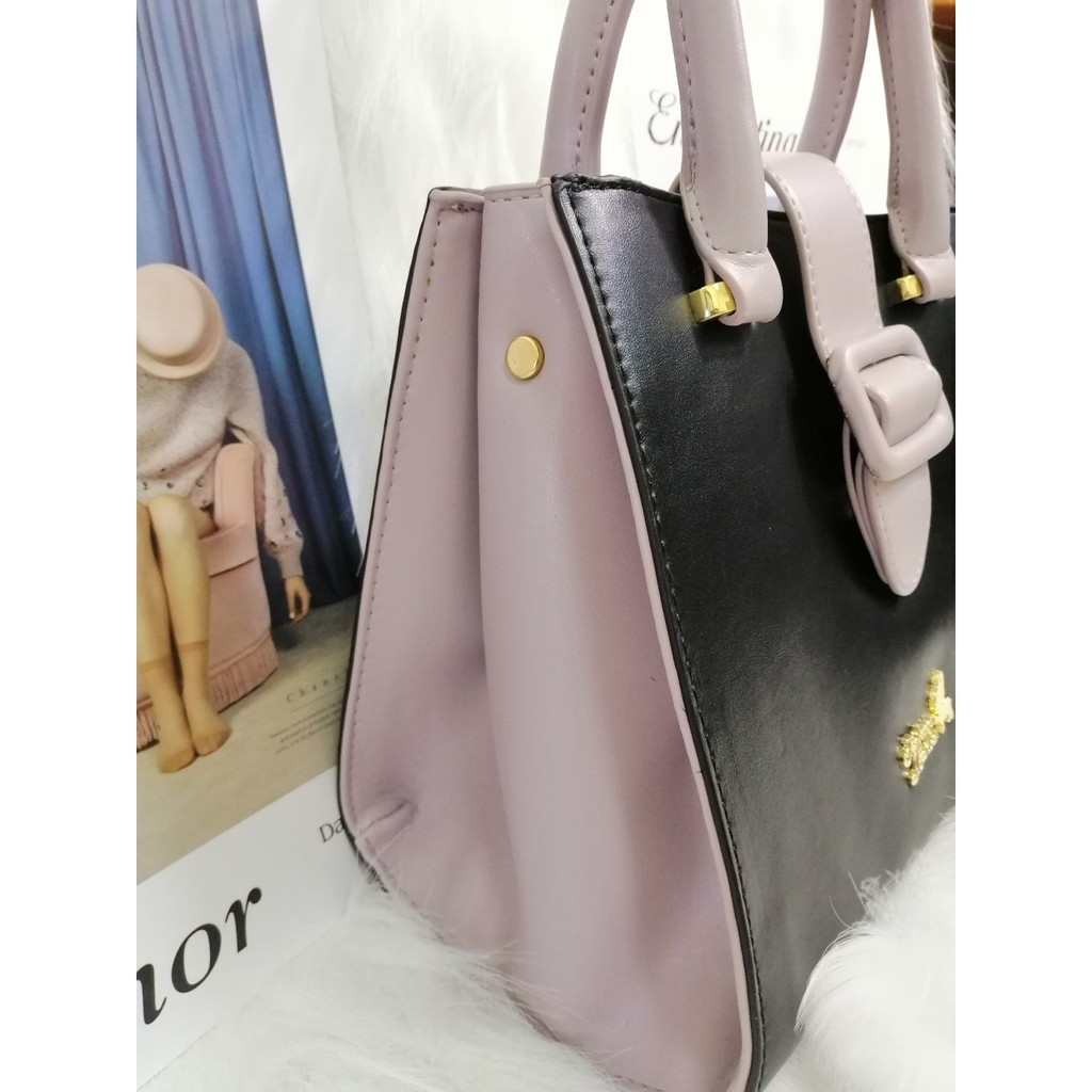 Túi cầm tay vuông màu nho phối đen PU. #RebeccaBonbon chó Bull Nhật Bản