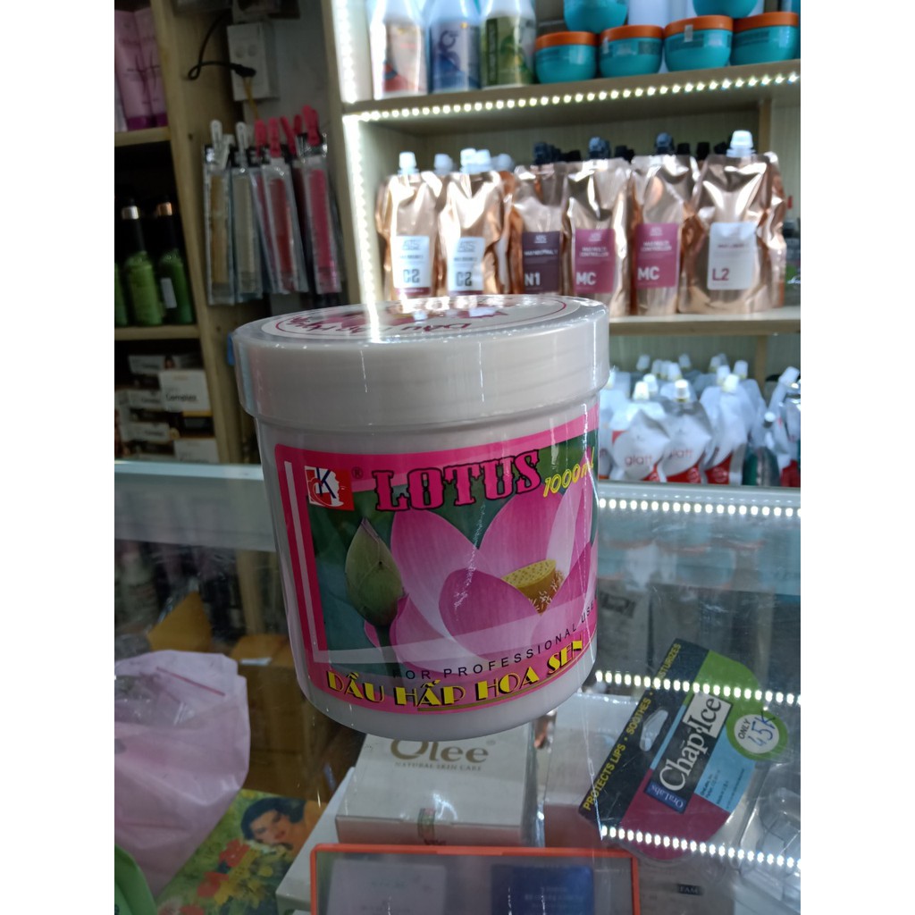 Hấp dầu hoa sen Lotus cung cấp dưỡng chất cần thiết cho tóc mềm và mượt -1000ml