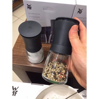 Set xay muối tiêu WMF gồm 2 chiếc nắp đen