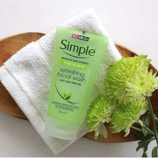 Combo 2 Sản Phẩm Giúp Da Sạch Sâu, Cấp Ẩm Và Nuôi Dưỡng Da Sáng Khỏe Simple Kind To Skin (SRM 150ml + Sữa dưỡng 125ml)