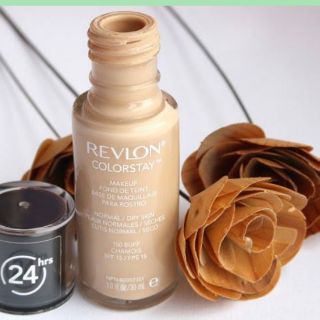 Kem nền Revlon Mỹ