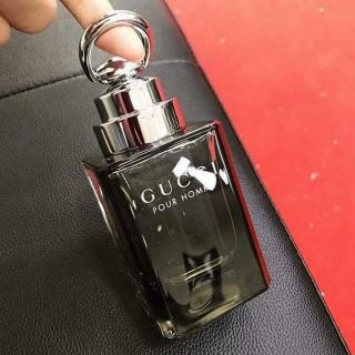 Nước hoa nam có khóa