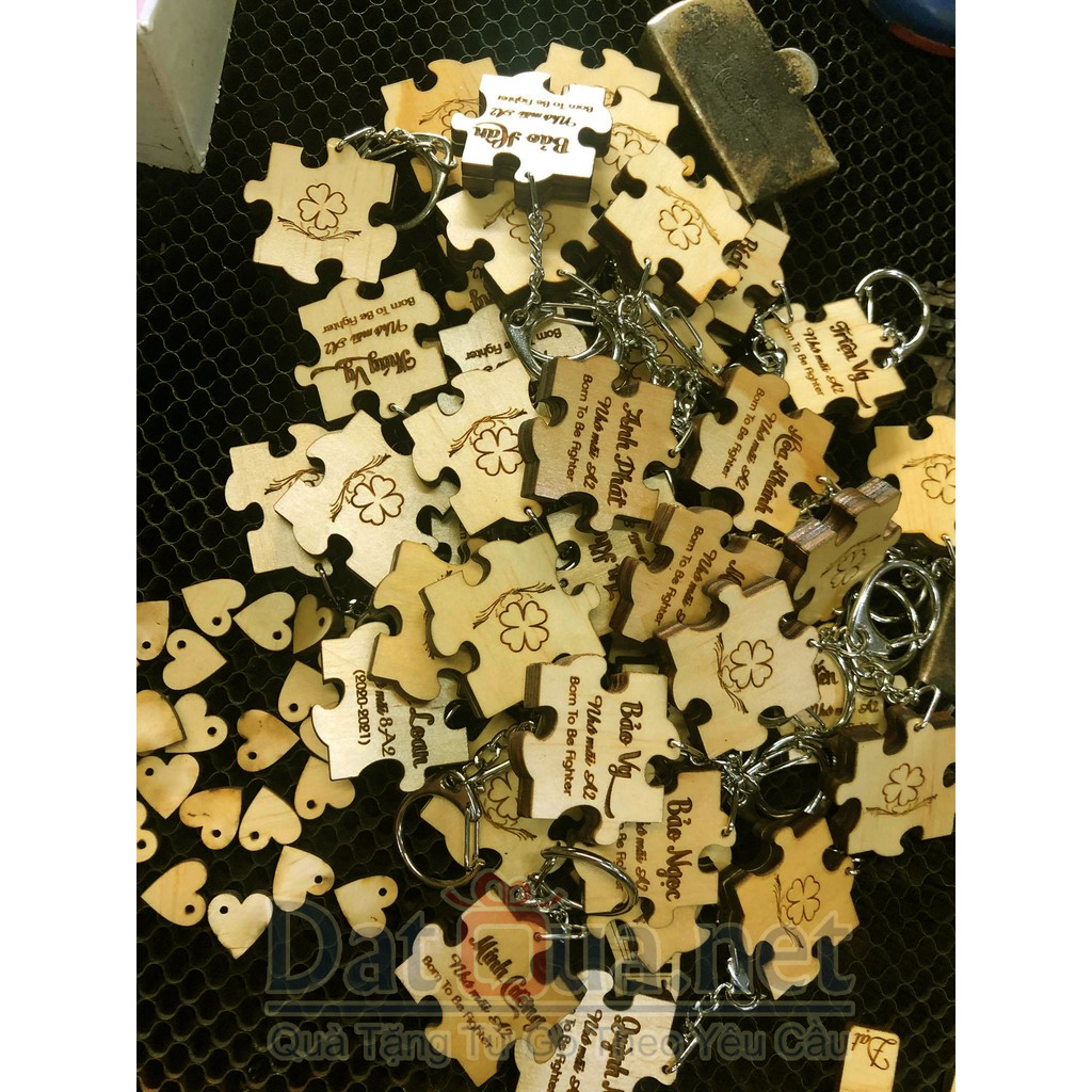 Móc Khóa Gỗ Khắc Tên Theo Yêu Cầu Hình Mảnh Ghép