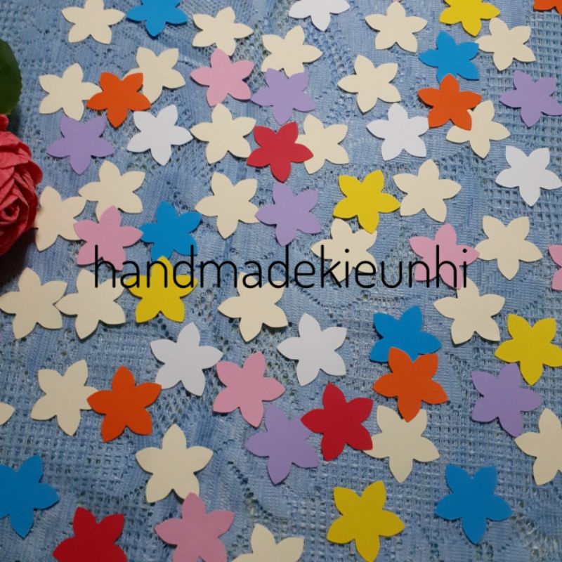 50 - 30-70 hoa 5 cánh, size 2.5cm , 3.5cm,1.5cm bằng giấy màu - thủ công mầm non cho bé, làm handmade, bao lì xì...