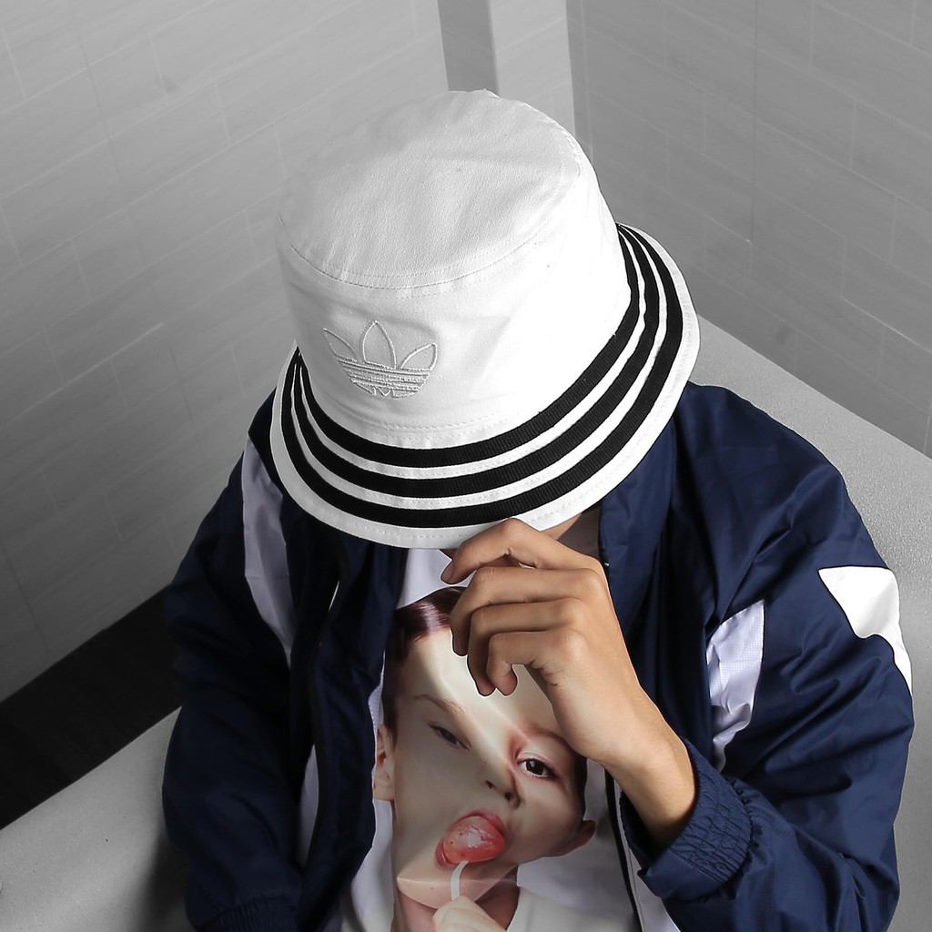 (HÀNG XUẤT XỊN) Mũ Bucket das viền 3 sọc Reversible Velvet Bucket hat 2 màu Trắng và Đen