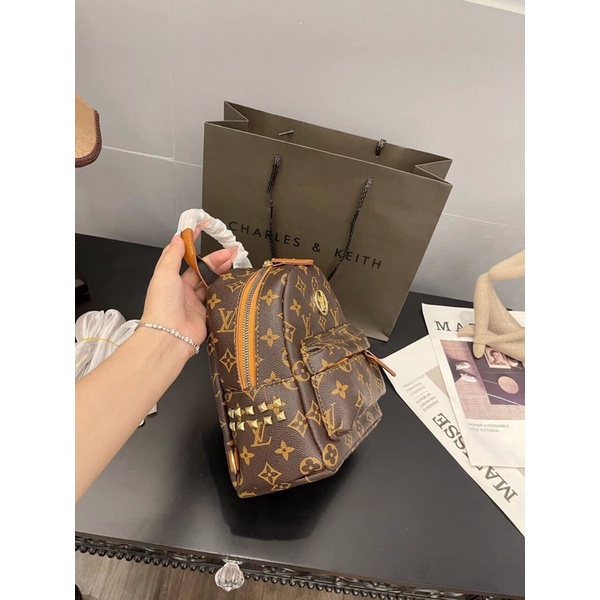 Balo lv đinh về hàng