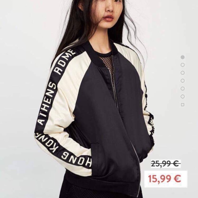 Áo khoác bershka size s use có bị xướt chỉ ở cánh tay