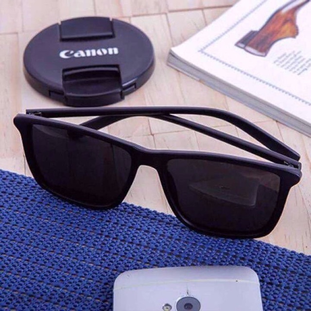 KÍNH MÁT V TÂY THỜI TRANG NAM NỮ - THÍCH HỢP ĐEO CẶP