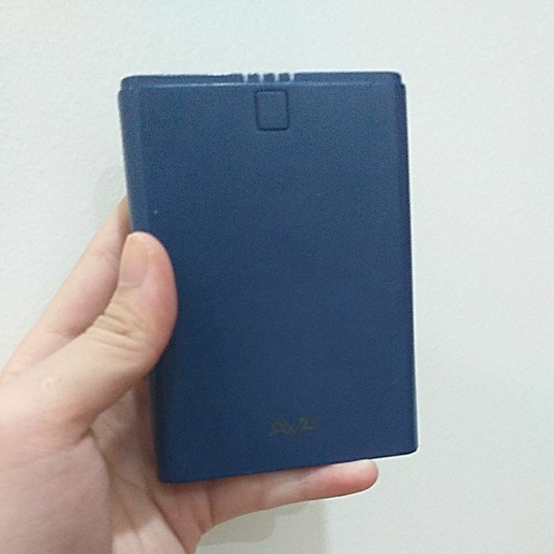 Cục sạc dữ phòng màu xanh dùng được 2 năm của tôi
