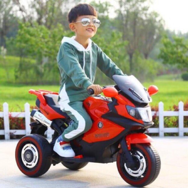 XE MÁY ĐIỆN TRẺ EM 2 ĐỘNG CƠ( có video)