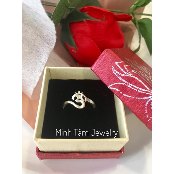 Nhẫn bạc Thái 925 chủng Om Yoga, nhẫn bạc phong thuỷ khắc chú bình an Omani-Minh Tâm Jewelry