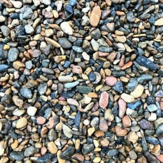 Sỏi suối trải nền bể cá