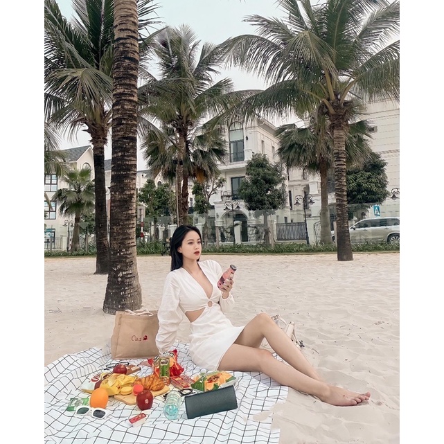 VÁY TRẮNG KHOÉT EO