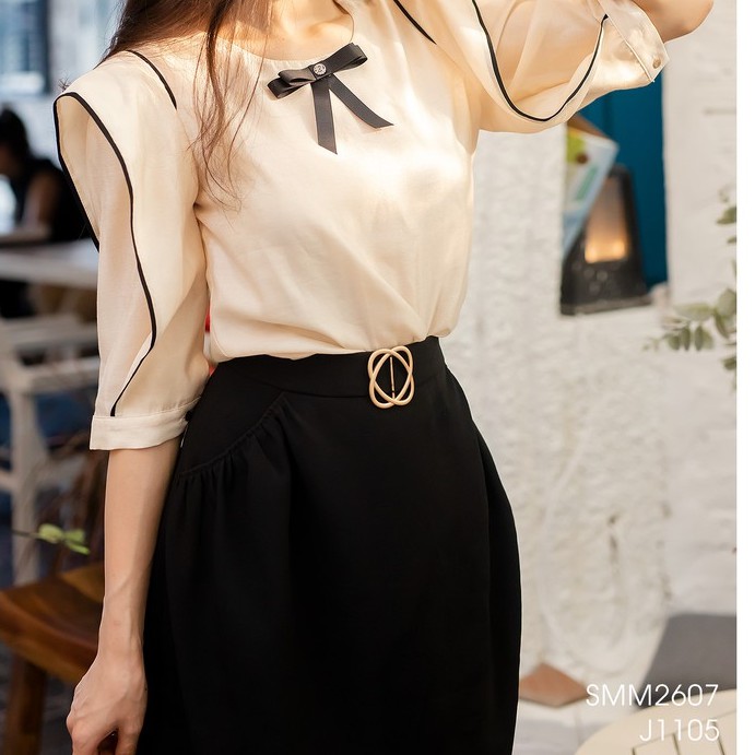 Chân váy ôm, túi chéo, rúm ly viền túi Emspo J1105