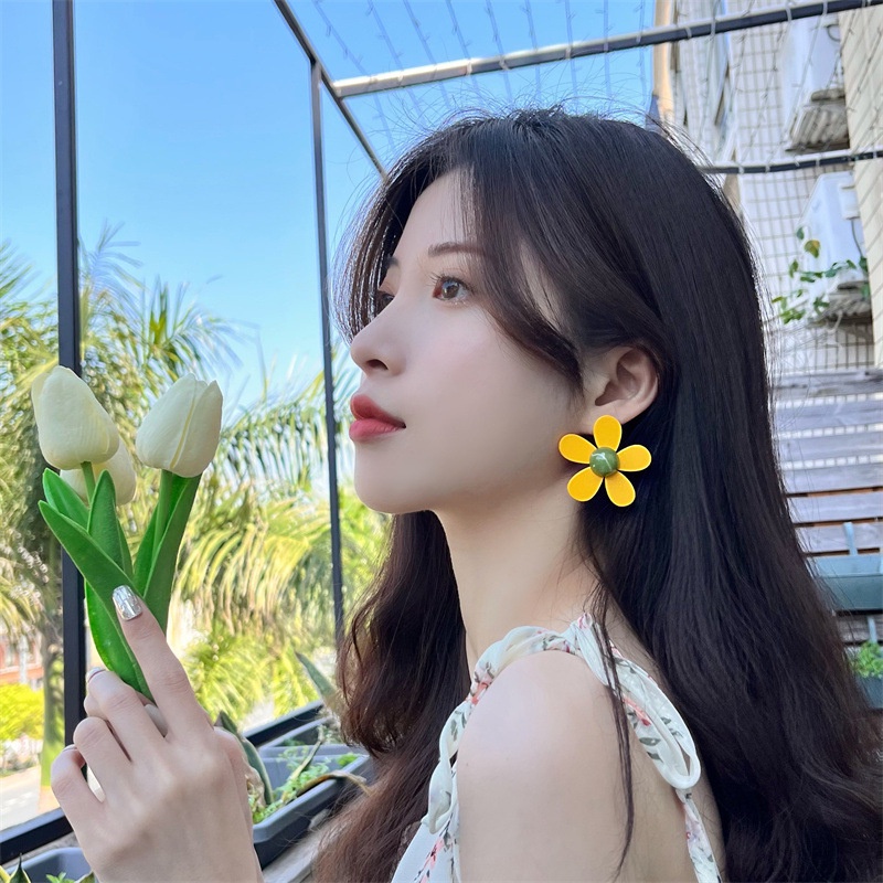 Khuyên Tai Hình Hoa Hướng Dương Bằng Gỗ Phong Cách Mới Hàn Quốc Cho Nữ F868