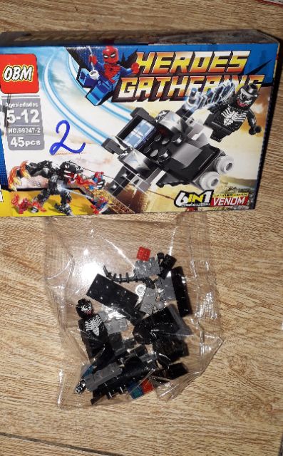 là Lắp ráp 1 hộp LegoHeroes 99347 có nhiều chi tiết bằng nhựa ABS