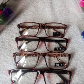 Kính mắt Tata