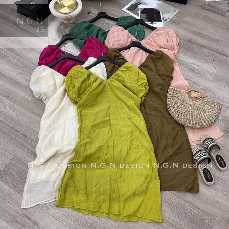 Váy xuông đũi nhăn tay bồng cổ V