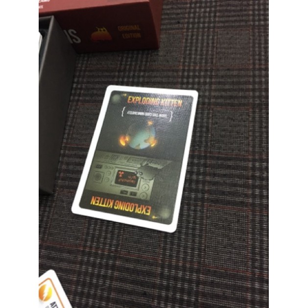 Vỏ Hộp, Cuốn Luật và Lá Bài Exploding Kittens Mèo Nổ