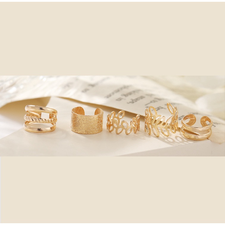 Bộ Khuyên Kẹp Vành Tai Không Xỏ Lỗ Nhiều Lớp Hình Chiếc Lá Mạ Vàng Đơn Giản Sáng Tạo