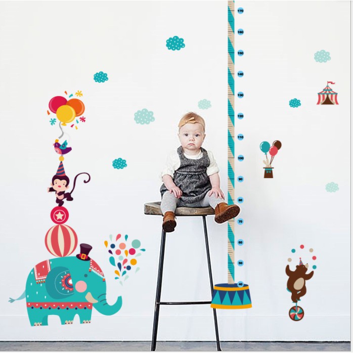 Decal dán tường thước đo chú voi và khỉ