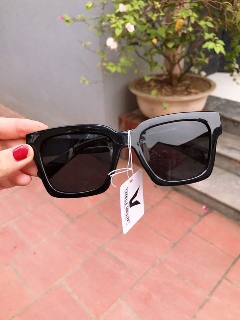 KÍNH V ĐEN NAM NỮ THỜI TRANG HÀNG LOẠI 1 | BigBuy360 - bigbuy360.vn