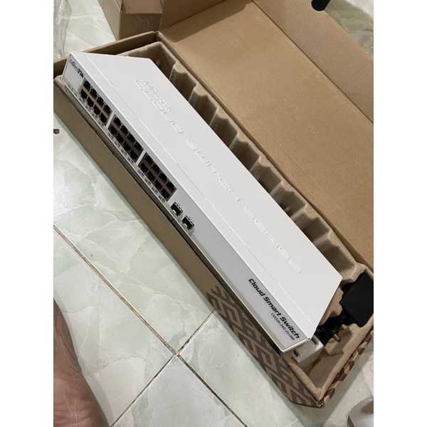 Thiết bị switch cao cấp mikrotik CSS326-24G-2S+RM hàng mới